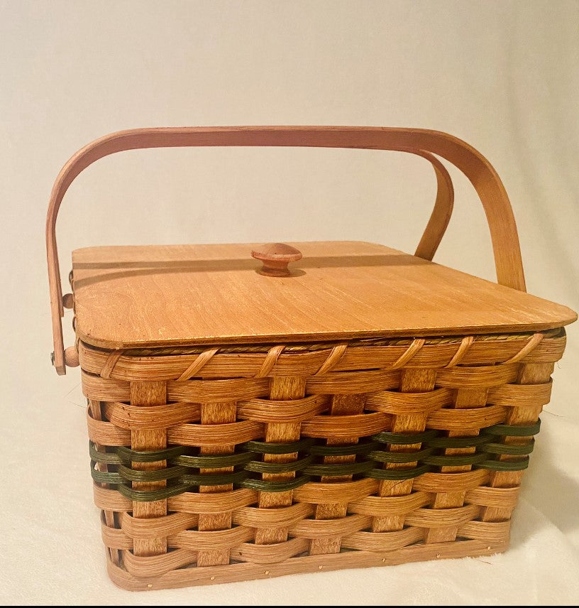 Pie Carrier Basket / Picnic Basket