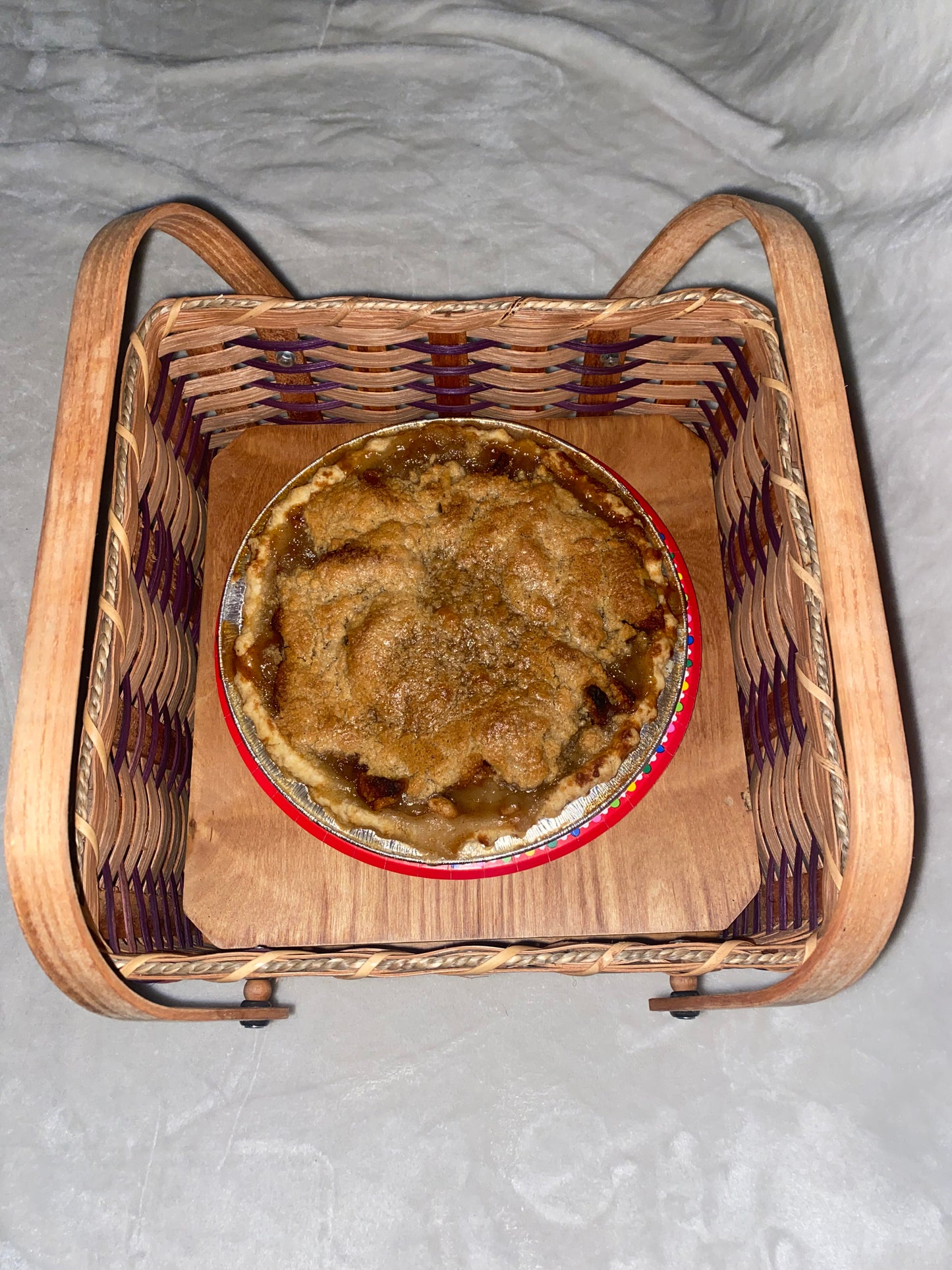 Pie Carrier Basket / Picnic Basket