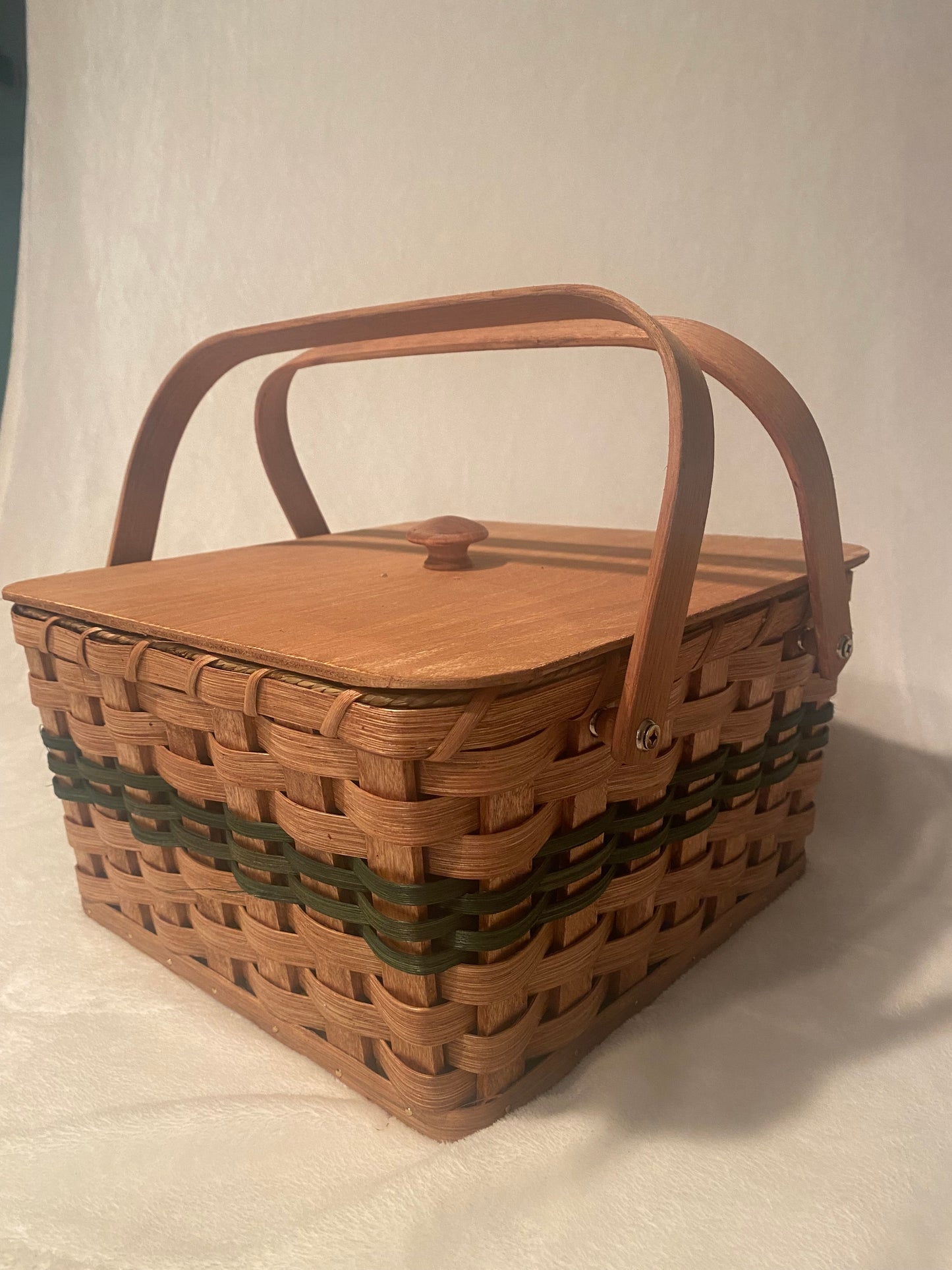 Pie Carrier Basket / Picnic Basket